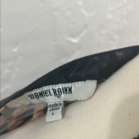 Daniel Rainn Brown Tan Flutter Sleeve Blouse - Picture 2 of 7